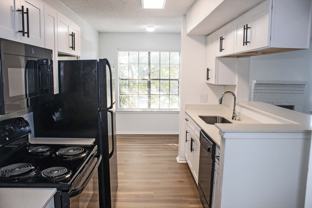 Villa Del Mar Apartments - Photo 1 of 1