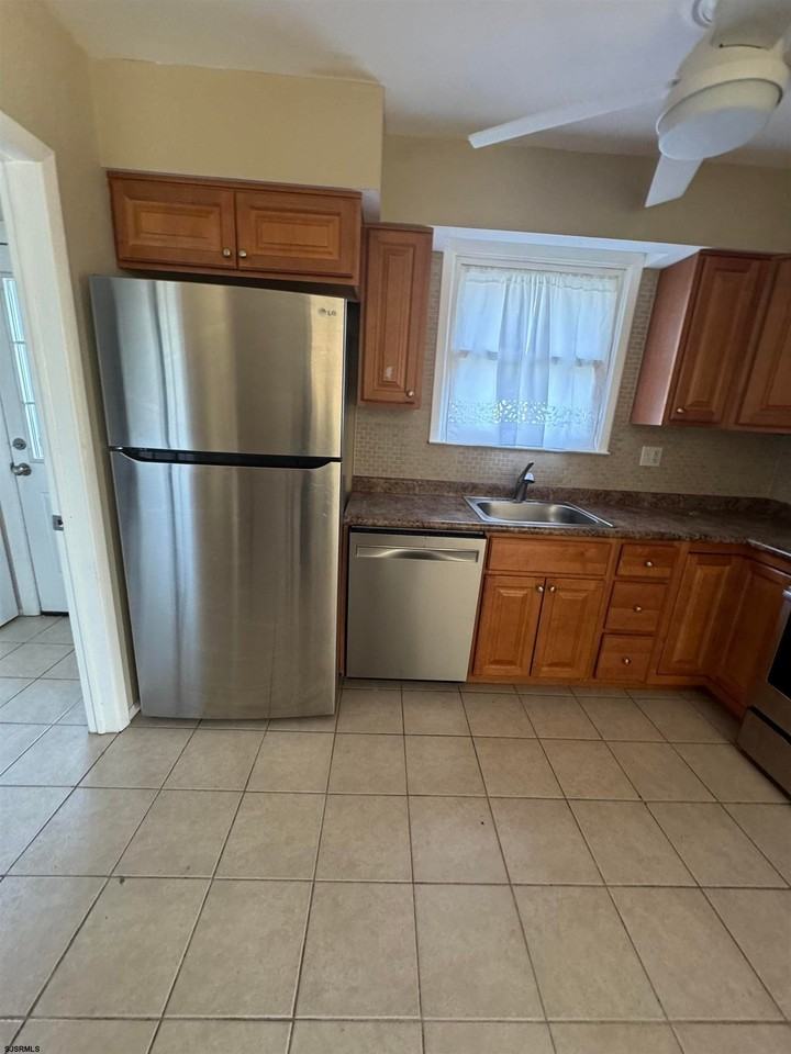 342 Hampshire Dr #2ndFL - Photo 3 of 11