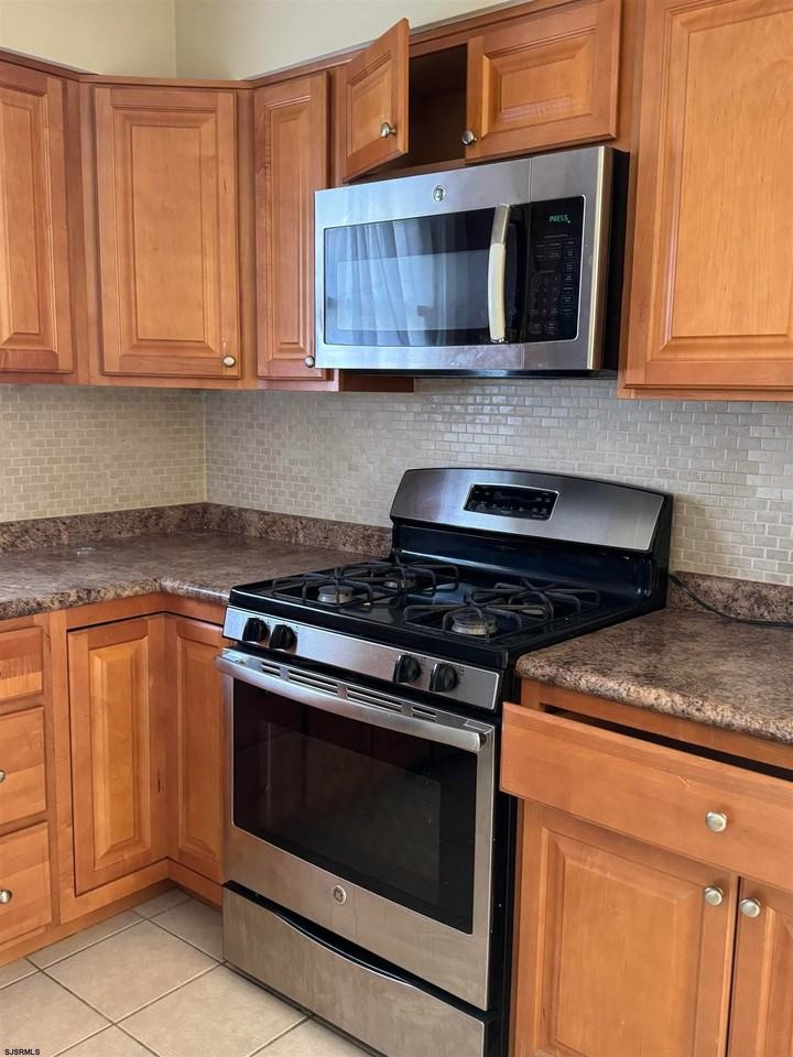 342 Hampshire Dr #2ndFL - Photo 4 of 11