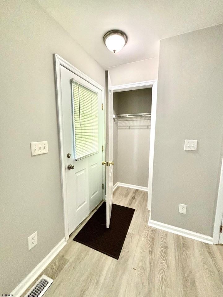 27 Oyster Bay Rd #G - Photo 7 of 31