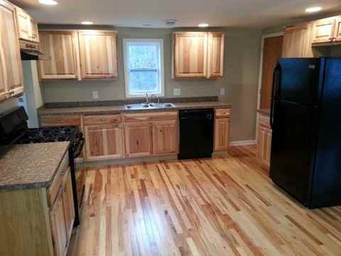 207 Ballard St - Photo 3 of 7