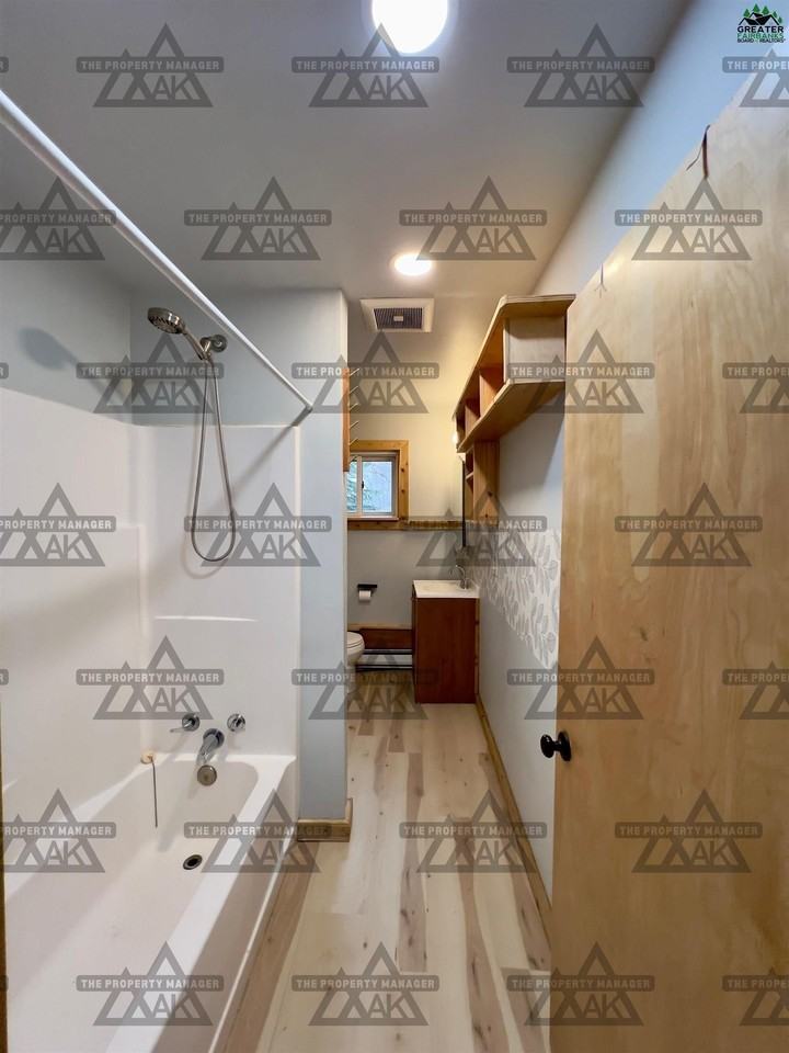 410 Gilbert Dr - Photo 6 of 22