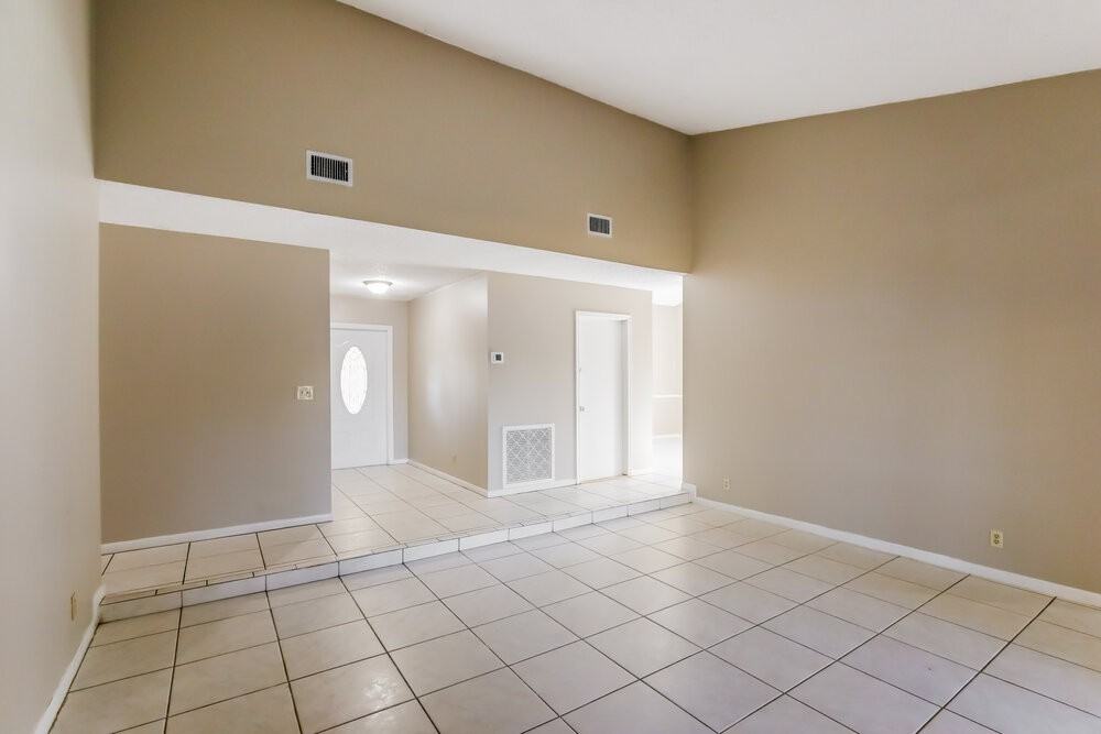 10849 Nw 23rd Ct - Photo 7 of 16