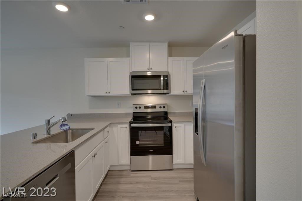 9923 Daffodil Hills Street - Photo 3 of 26