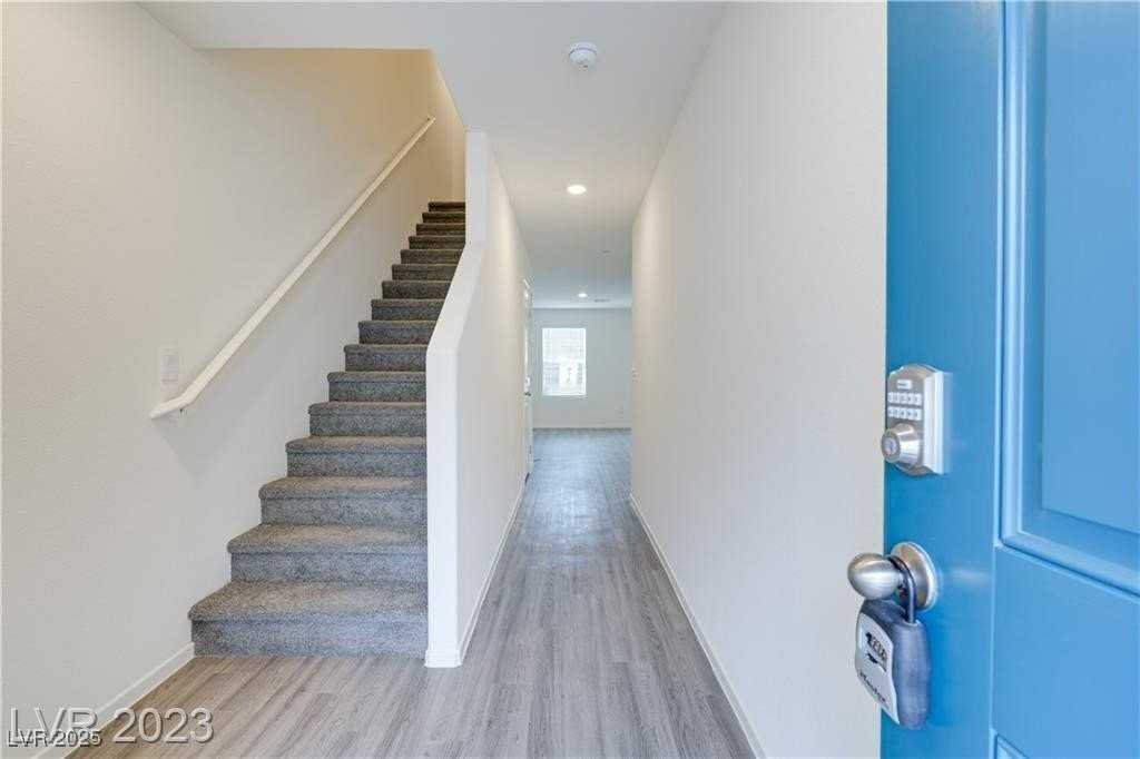 9923 Daffodil Hills Street - Photo 6 of 26