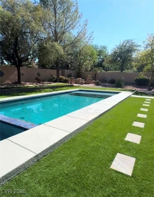 385 Glenridding St - Photo 3 of 38