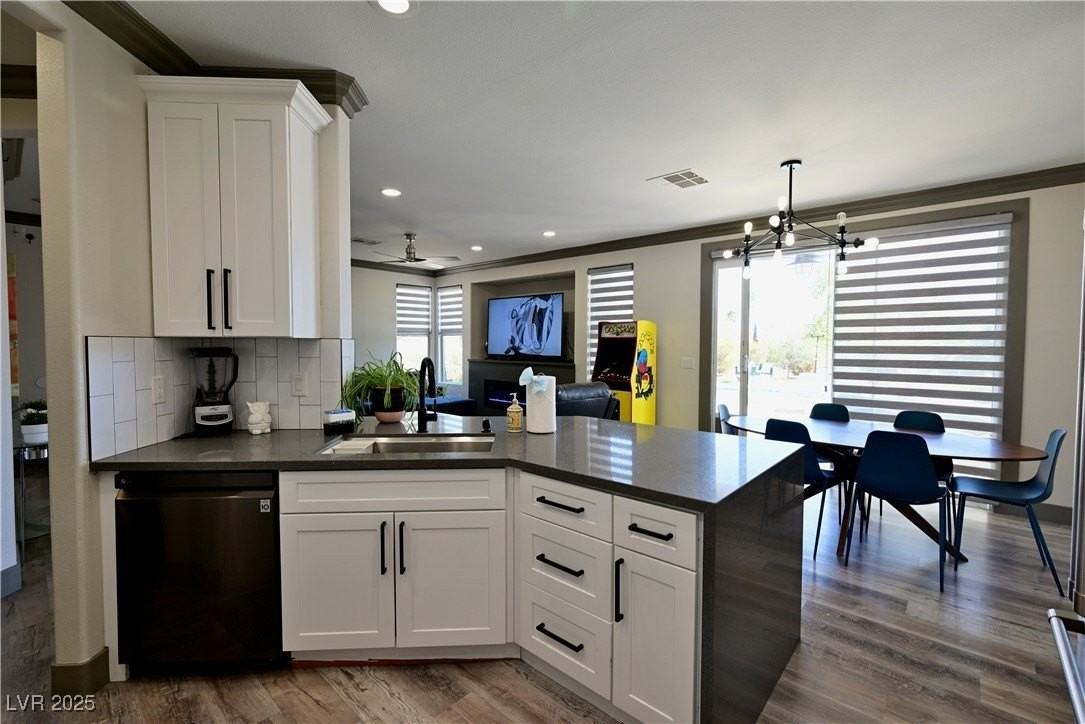 10161 Bentley Oaks Ave - Photo 7 of 49