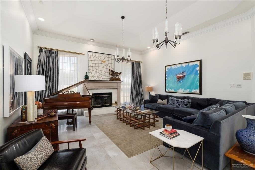 101 Sabine Ct - Photo 4 of 21