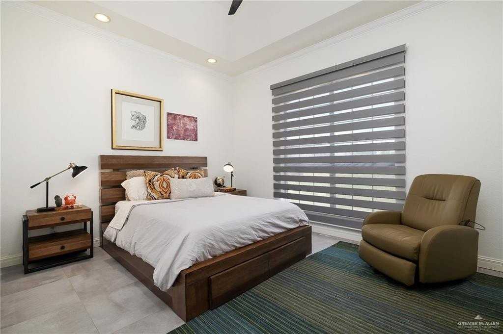 101 Sabine Ct - Photo 5 of 21