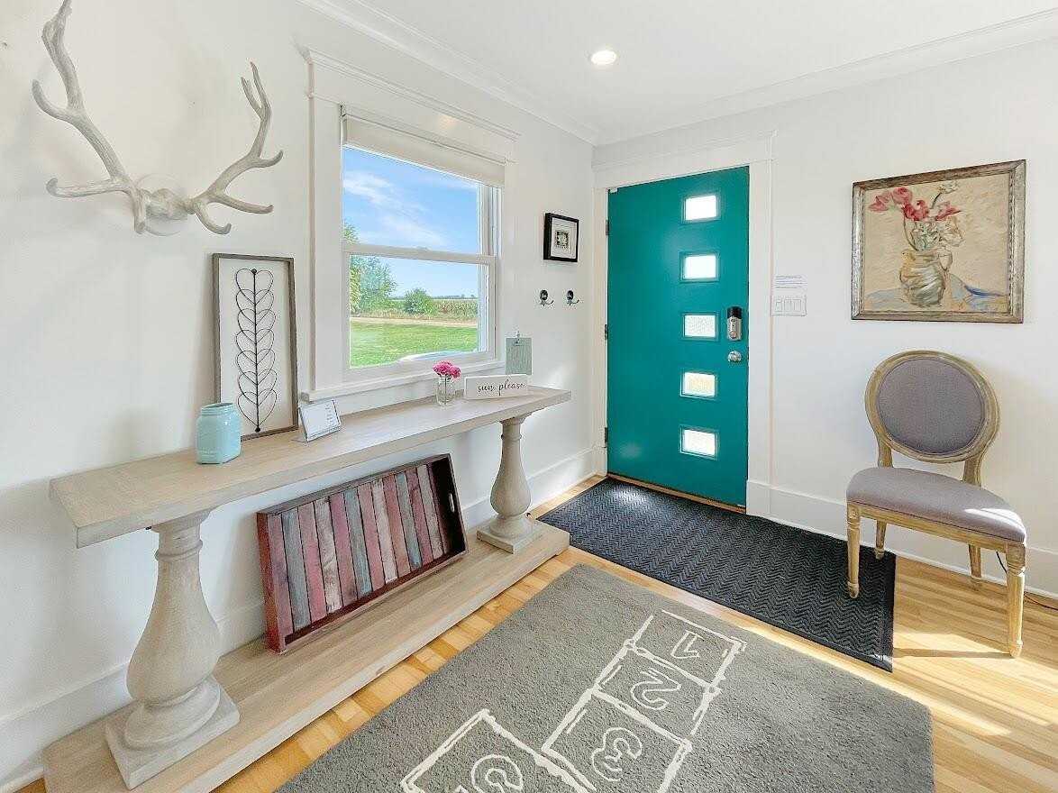 18312 Avery Rd - Photo 2 of 12