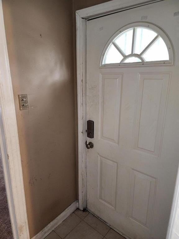 20529 Irvington St - Photo 2 of 23