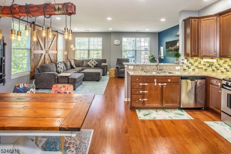 616 Lopez Ln - Photo 5 of 26