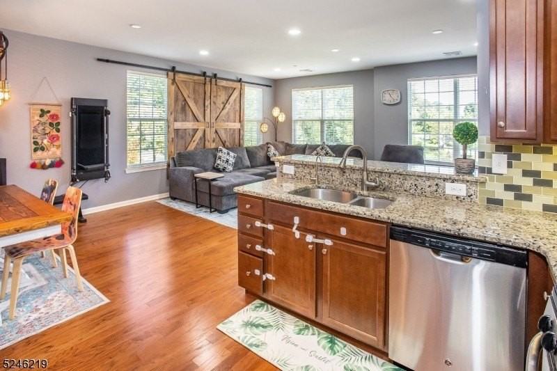 616 Lopez Ln - Photo 7 of 26