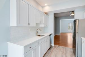 featured image of 420 Bloomfield Ave #3