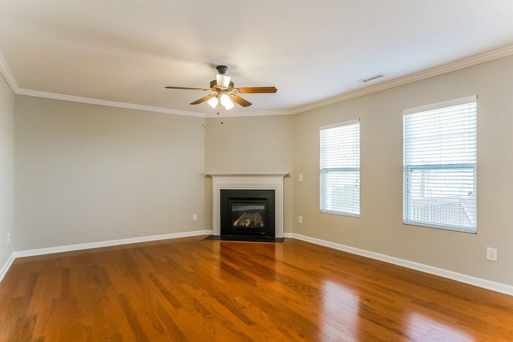 167 Woodcreek Ln - Photo 4 of 17