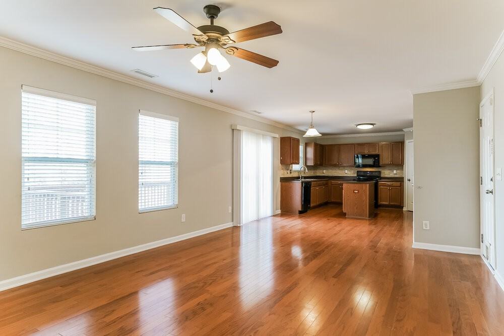 167 Woodcreek Ln - Photo 5 of 17