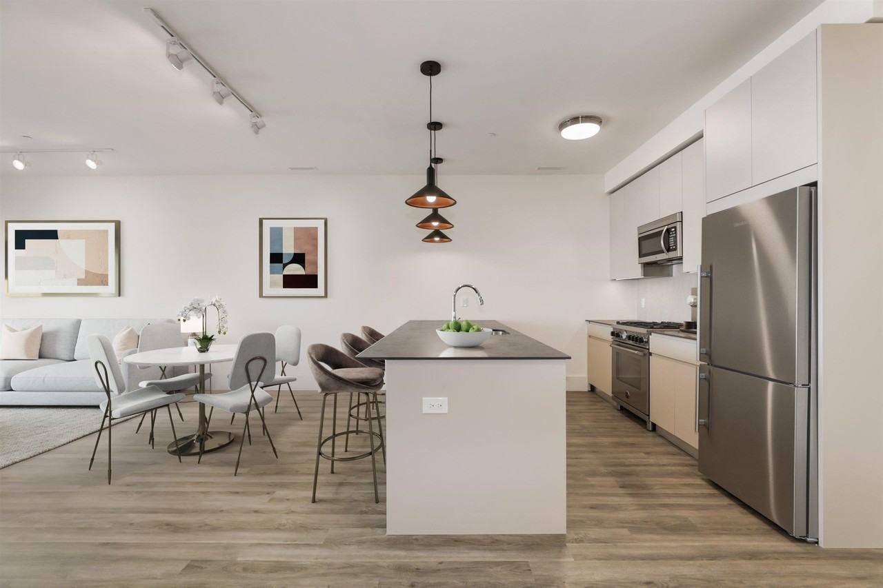 391 Palisade Ave #202