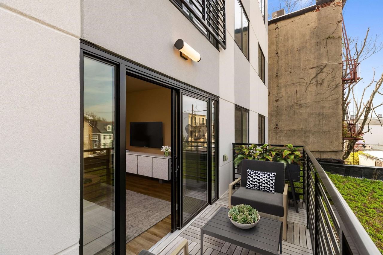 391 Palisade Ave #202 - Photo 5 of 15