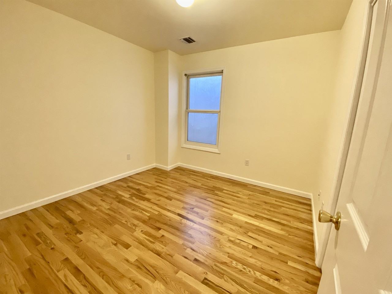 217 New York Ave #2 - Photo 5 of 12