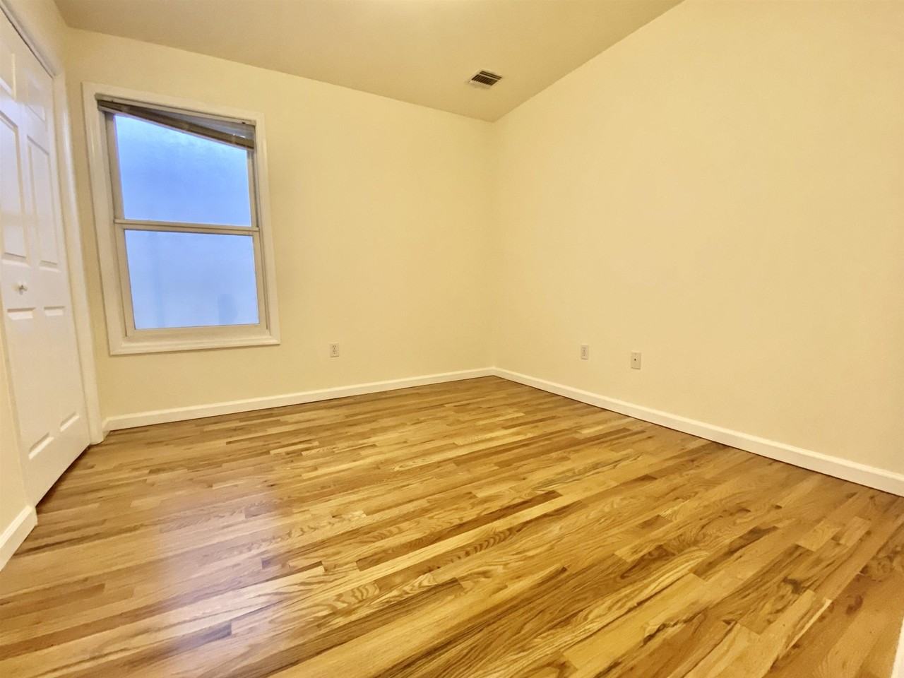 217 New York Ave #2 - Photo 6 of 12