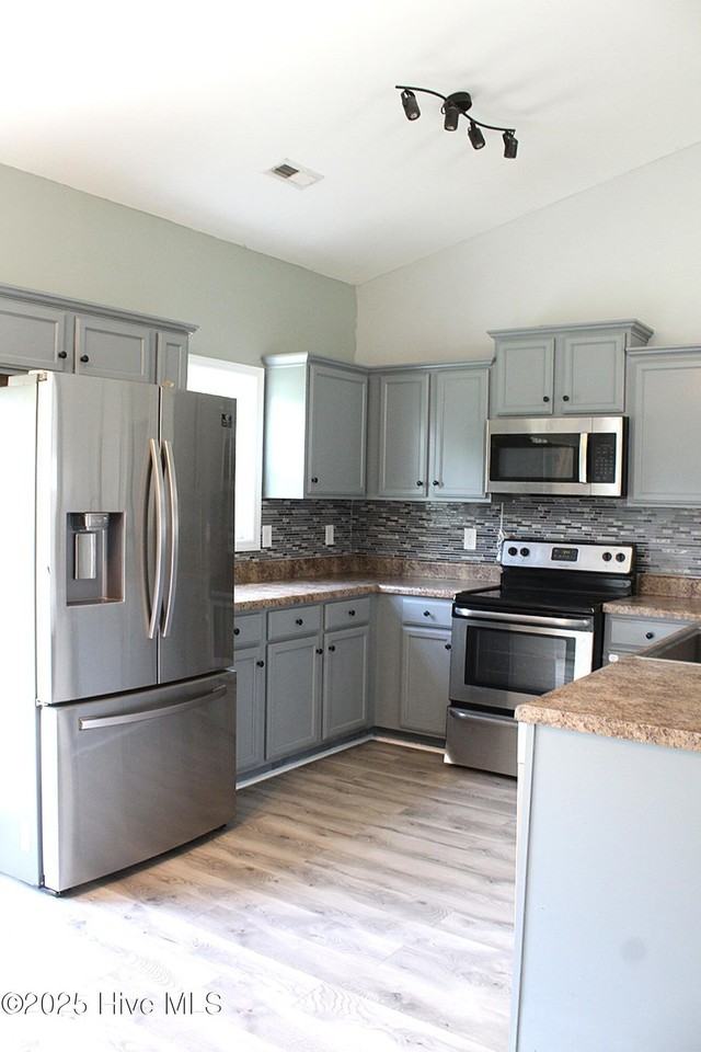 107 Lilac Ln - Photo 7 of 16