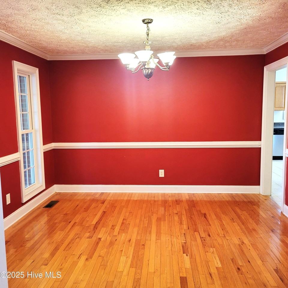 223 Longleaf Dr - Photo 7 of 50