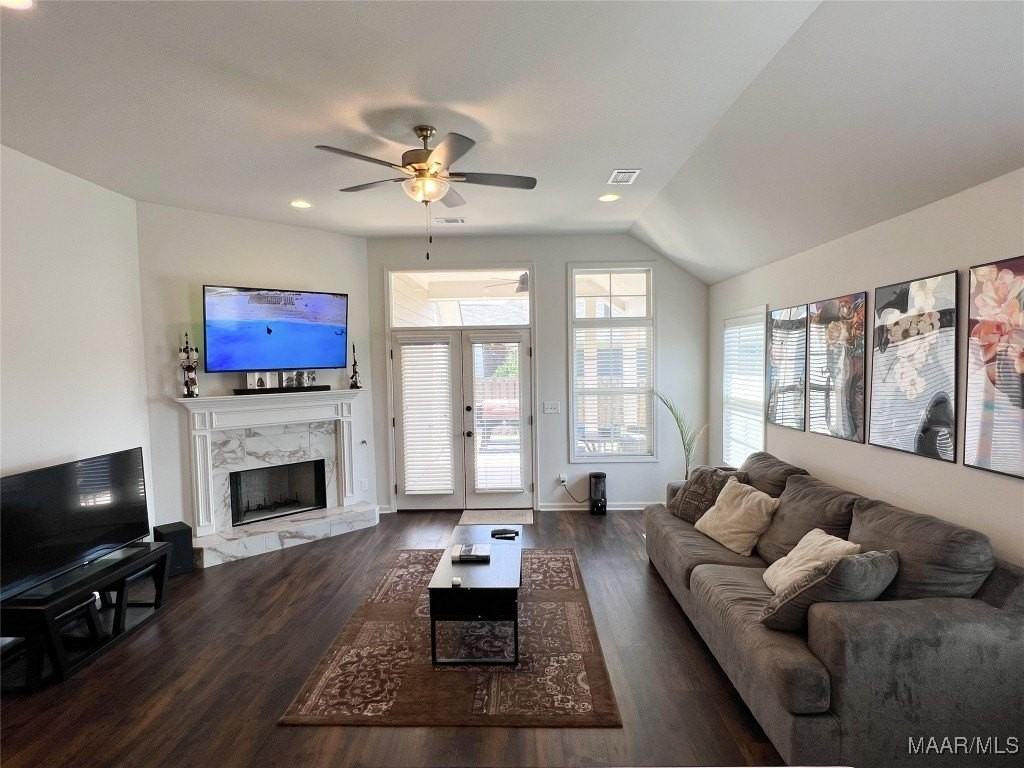 901 Hedgefield Way - Photo 5 of 37