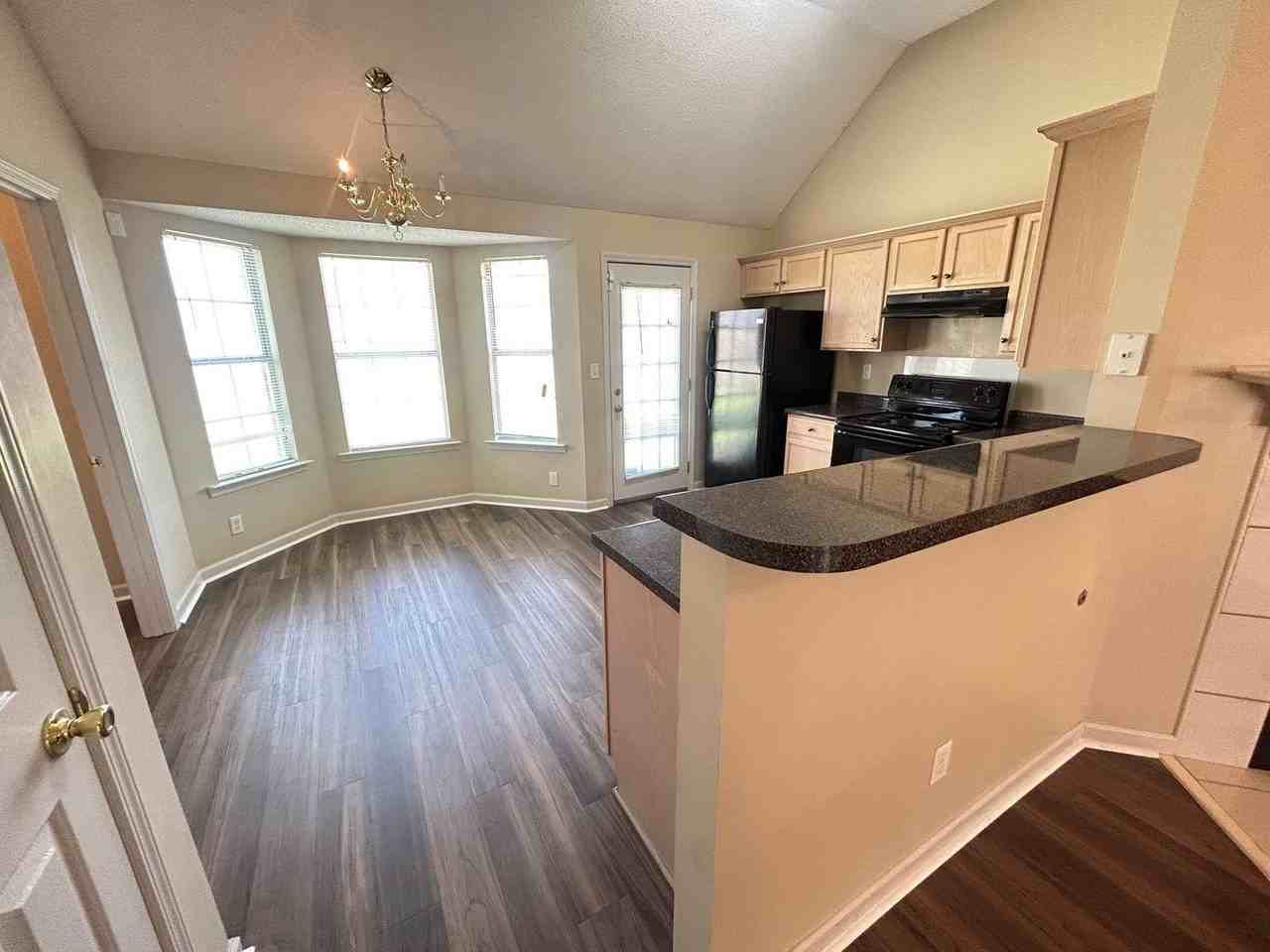 4806 Ashcroft Drive - Photo 7 of 18