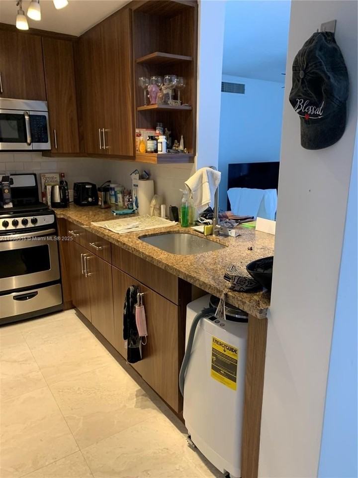 3304 Virginia Street #6C - Photo 7 of 22