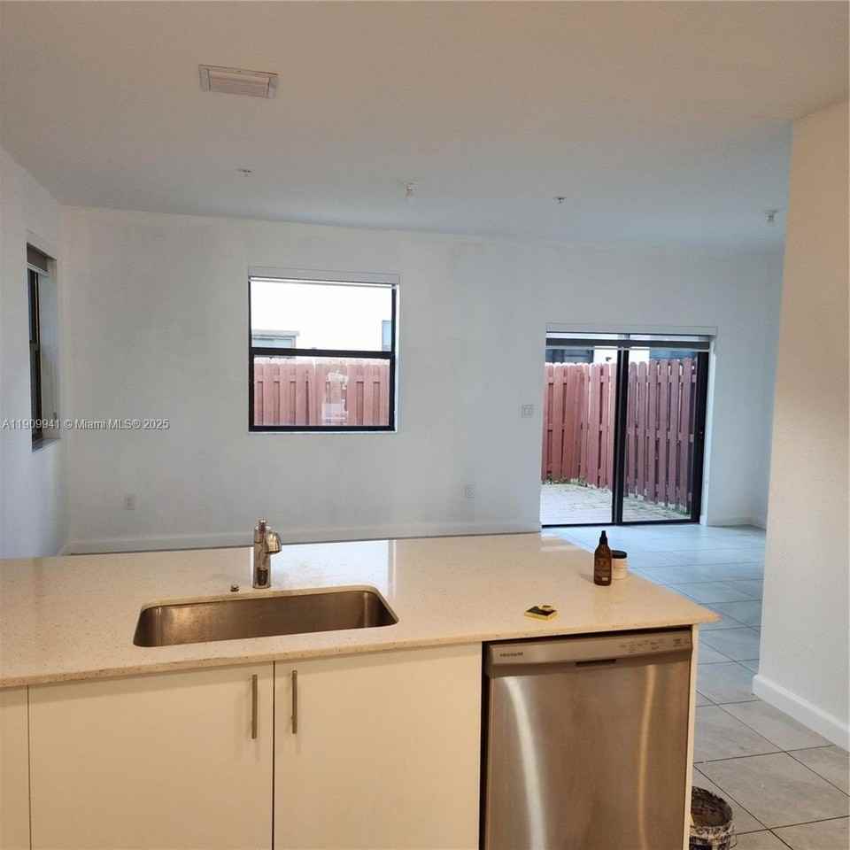 236 Sw 159th Ter #236 - Photo 5 of 19