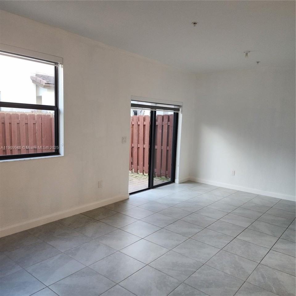 236 Sw 159th Ter #236 - Photo 6 of 19