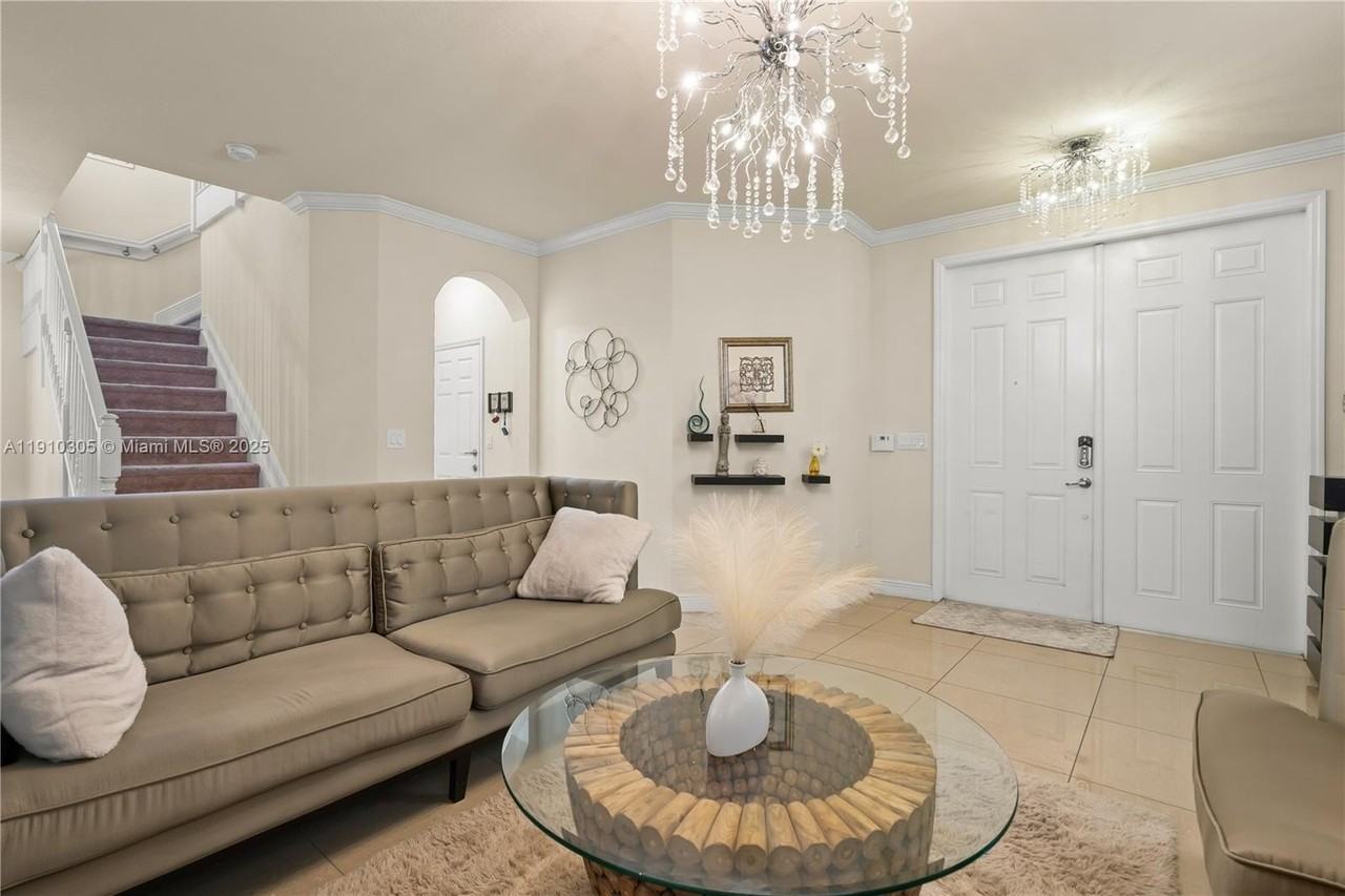 8825 Nw 100th Pl #8825 - Photo 6 of 50