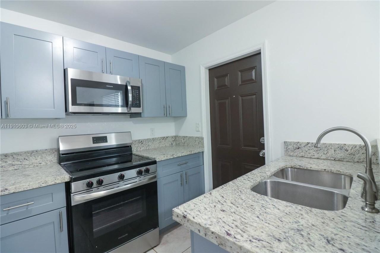 1955 Nw 5th Pl #3 - Photo 2 of 22