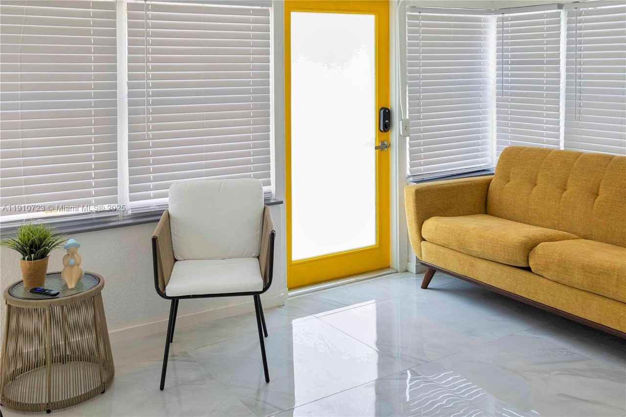 1241 Sw 29th St - Photo 2 of 33