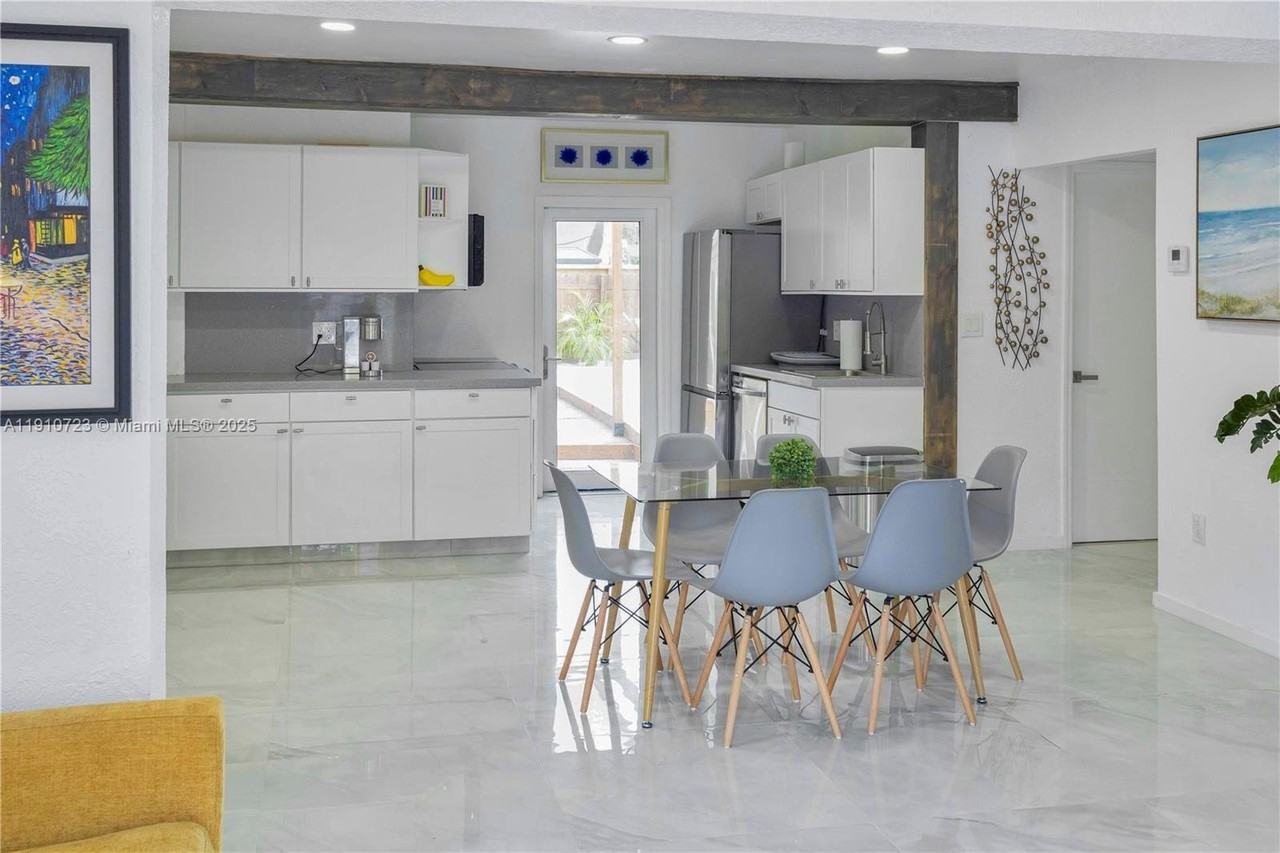 1241 Sw 29th St - Photo 3 of 33