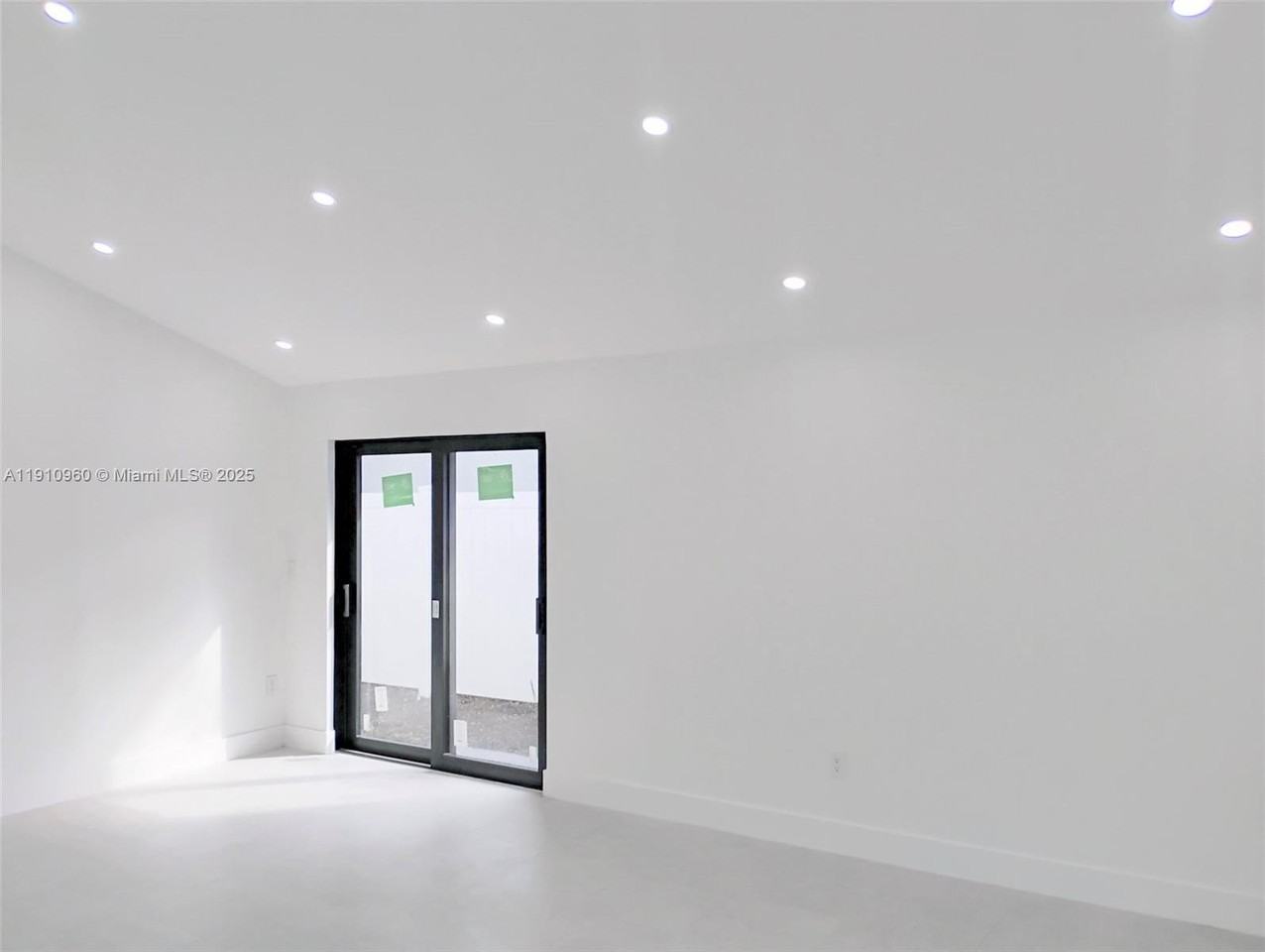 20615 Ne 9th Ct - Photo 4 of 22