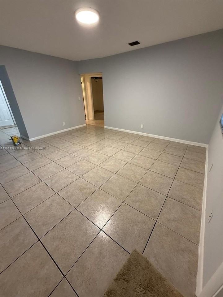 620 Sw 7th Ave #2 - Photo 4 of 23