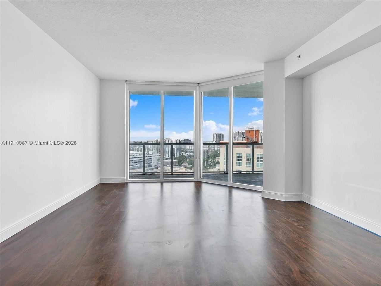 1900 North Bayshore Drive #1614 - Photo 5 of 15