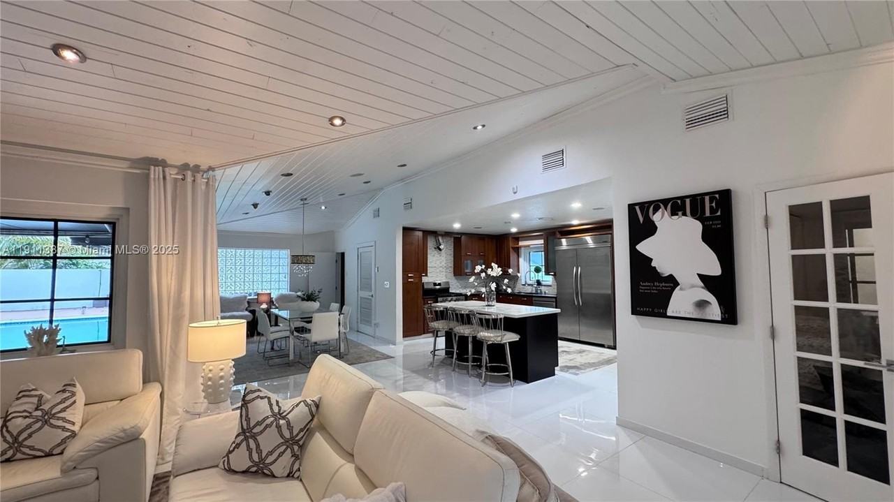 1332 Van Buren St - Photo 3 of 48