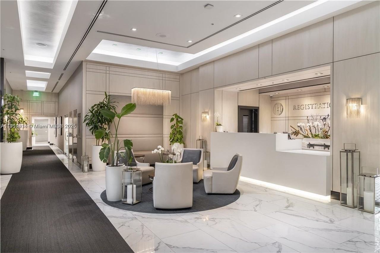 185 Southeast 14th Terrace #712 - Photo 7 of 9