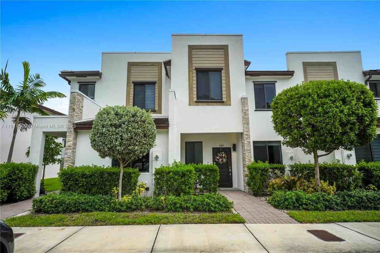 909 Northeast 211th Street #909