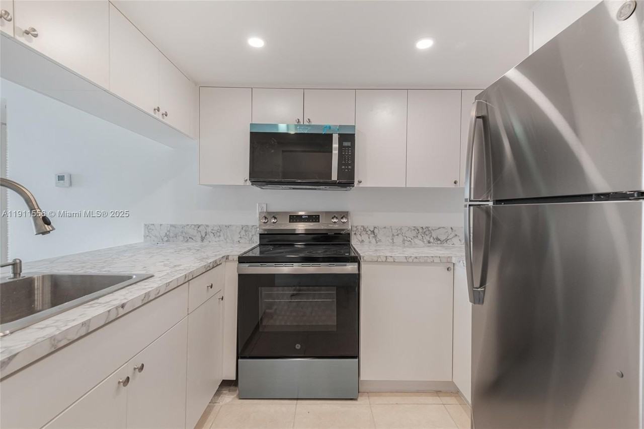 420 Nw 12th Ave #41 - Photo 7 of 23