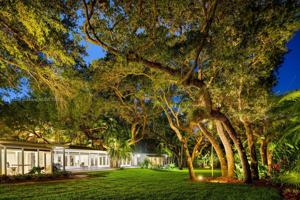 featured image of 11015 Lakeside Dr