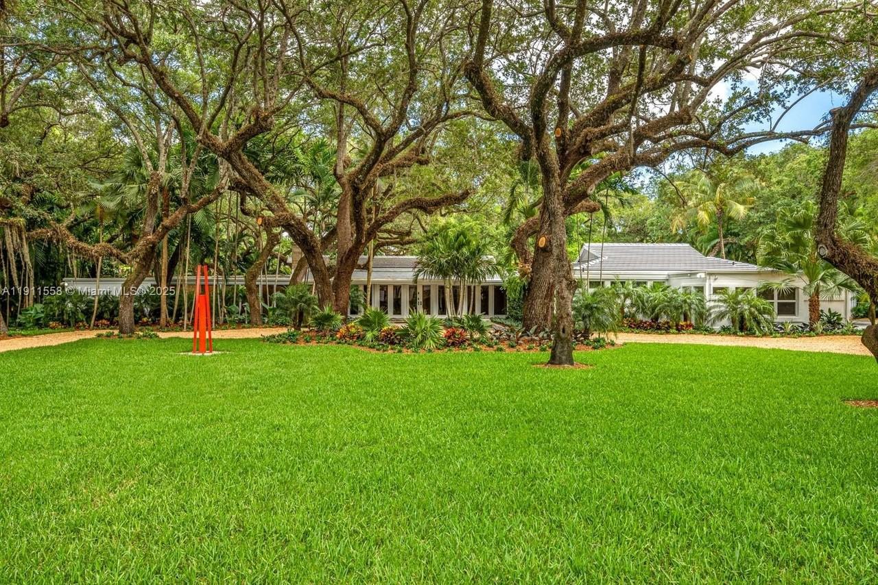 11015 Lakeside Dr - Photo 2 of 31