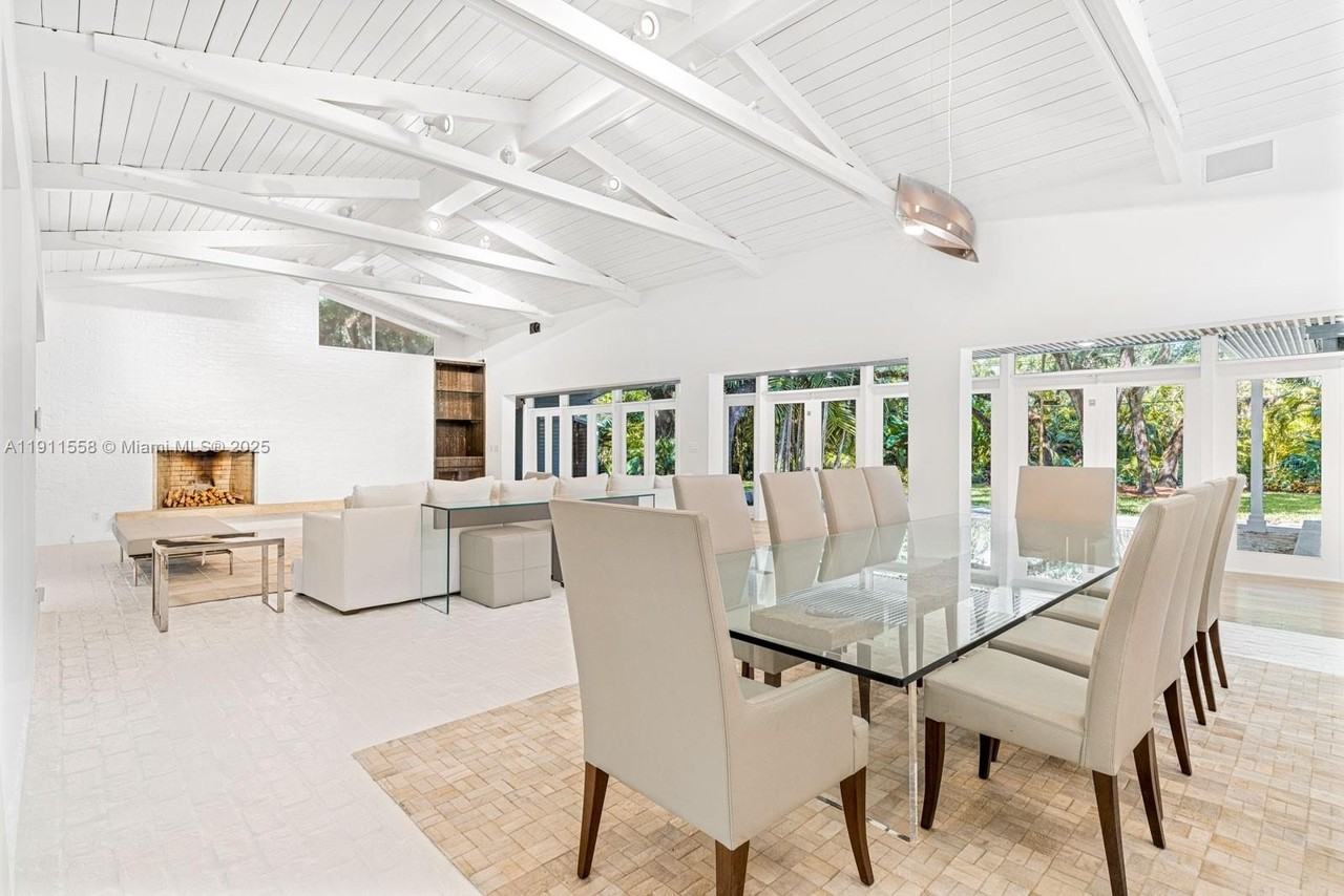 11015 Lakeside Dr - Photo 5 of 31