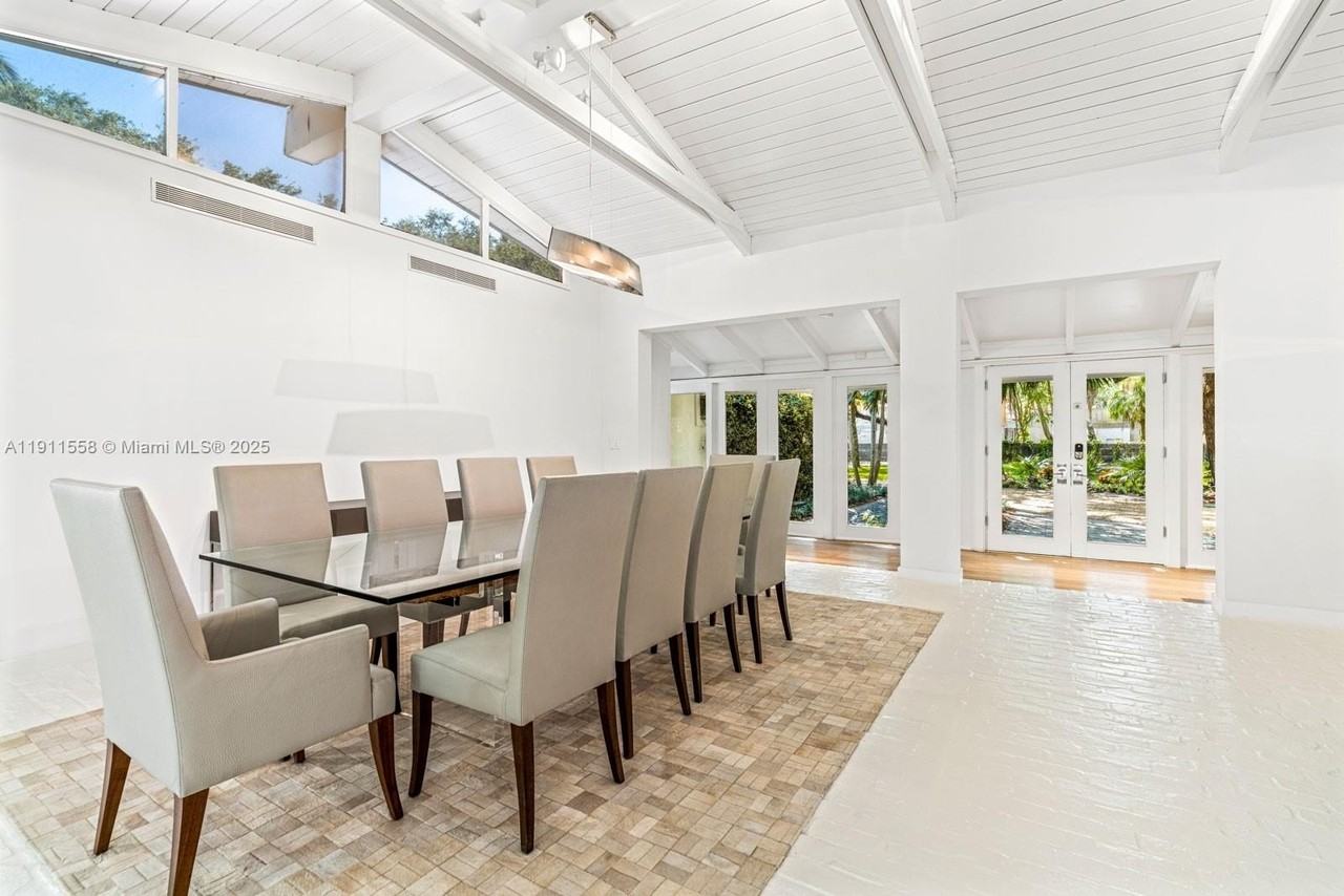 11015 Lakeside Dr - Photo 7 of 31