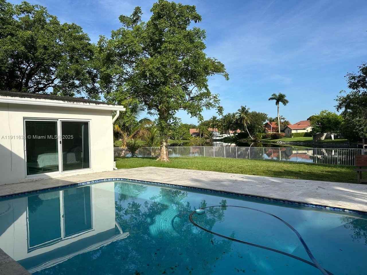 10563 Nw 4th St - Photo 2 of 25