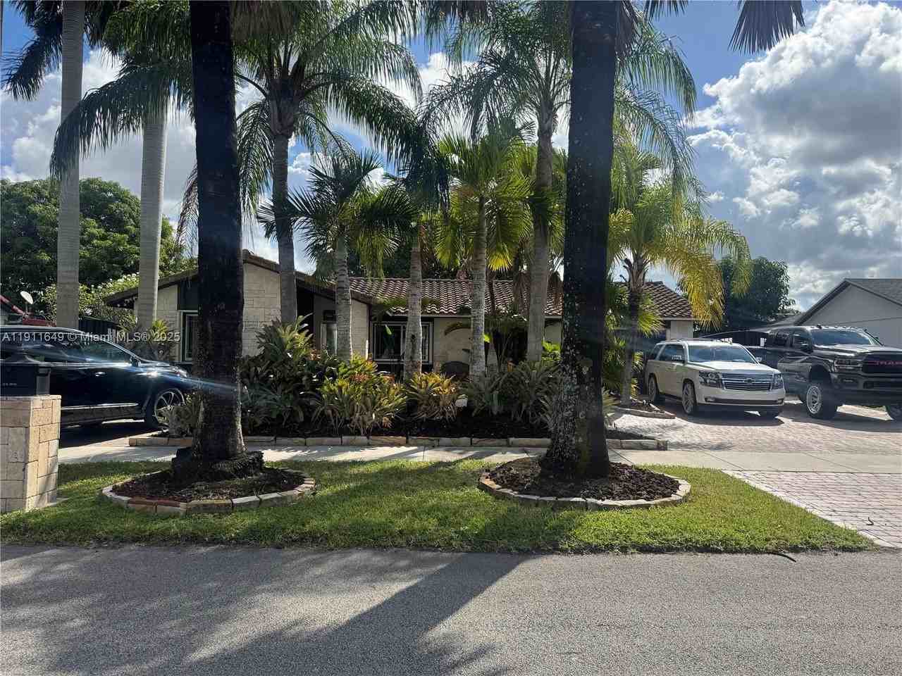 6905 Sw 148th Ct - Photo 5 of 26