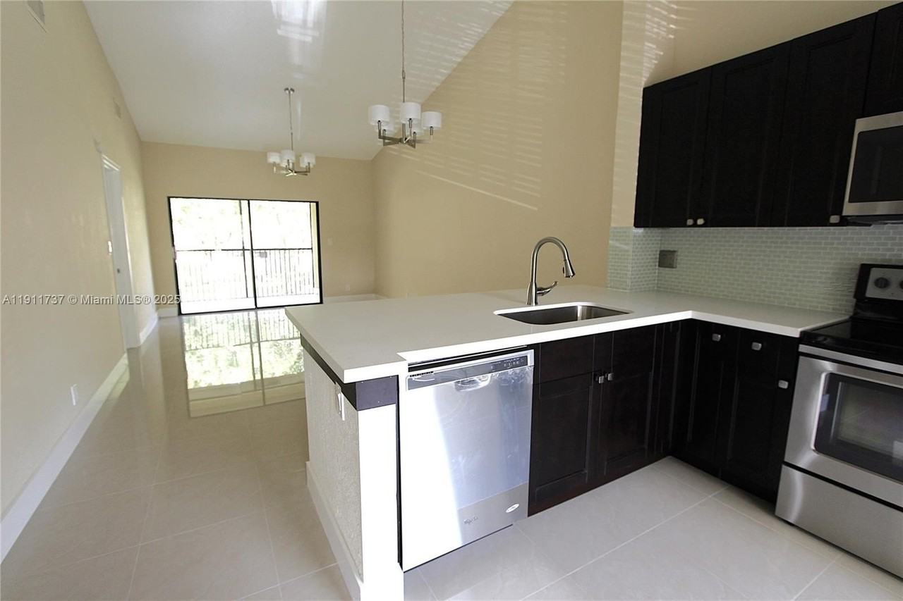 2720 S Oakland Forest Dr #1208 - Photo 7 of 27