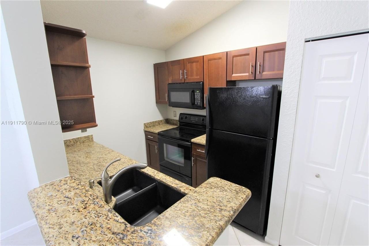 2881 North Oakland Forest Drive #306 - Photo 5 of 17